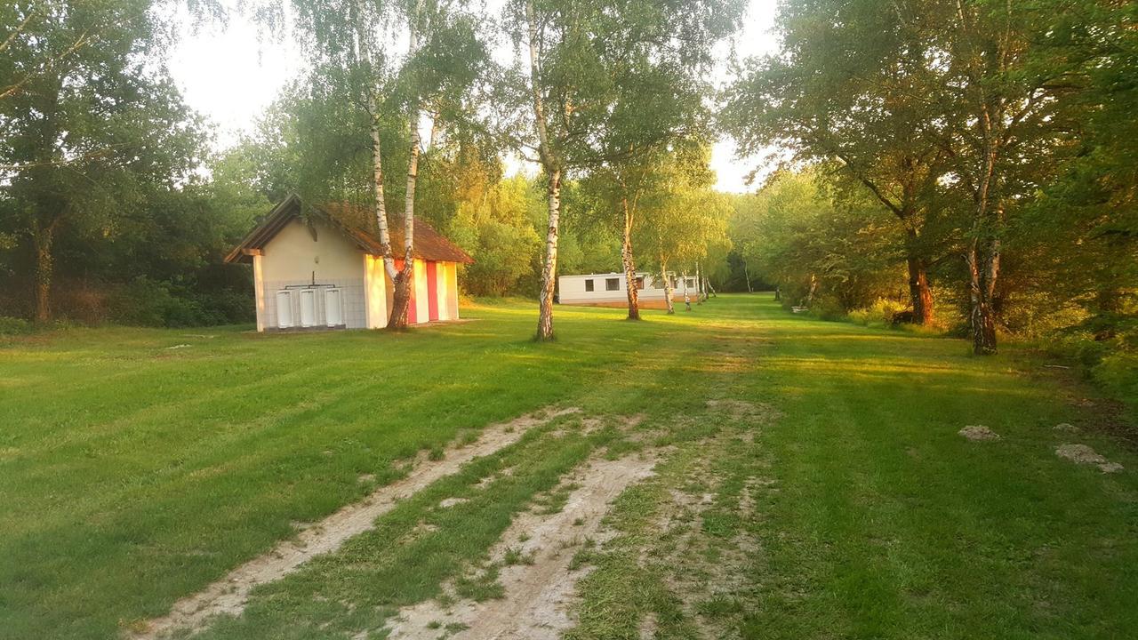 Camping De La Reuille Flere-la-Riviere ภายนอก รูปภาพ